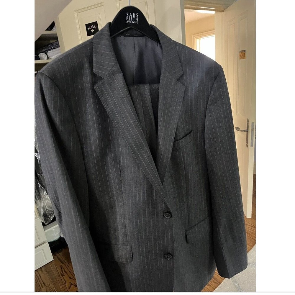 Hugo Boss 42R Grand Central Suit White Striped 100% Wool Two Button Vented